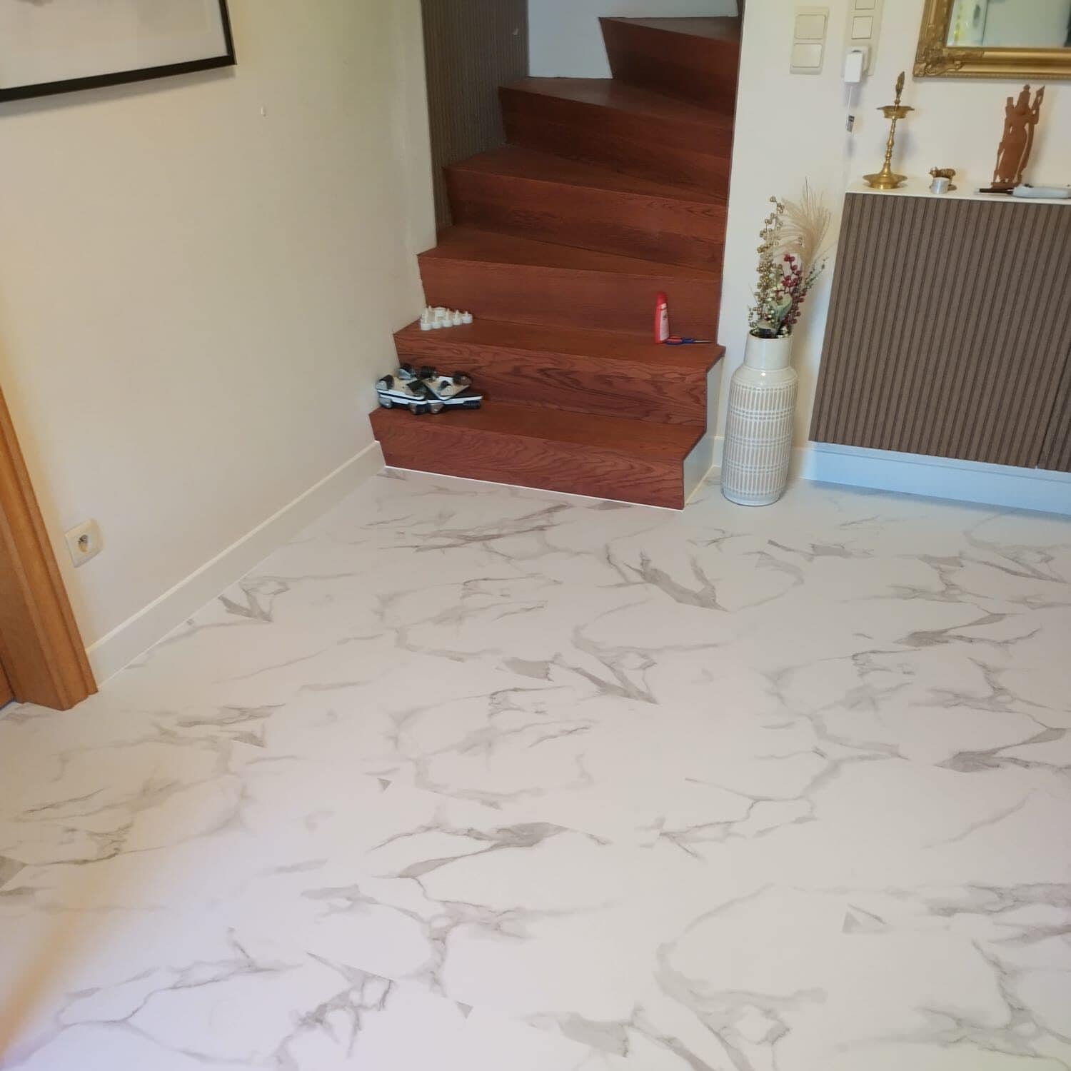 Invictus Marble Pure Snow Click