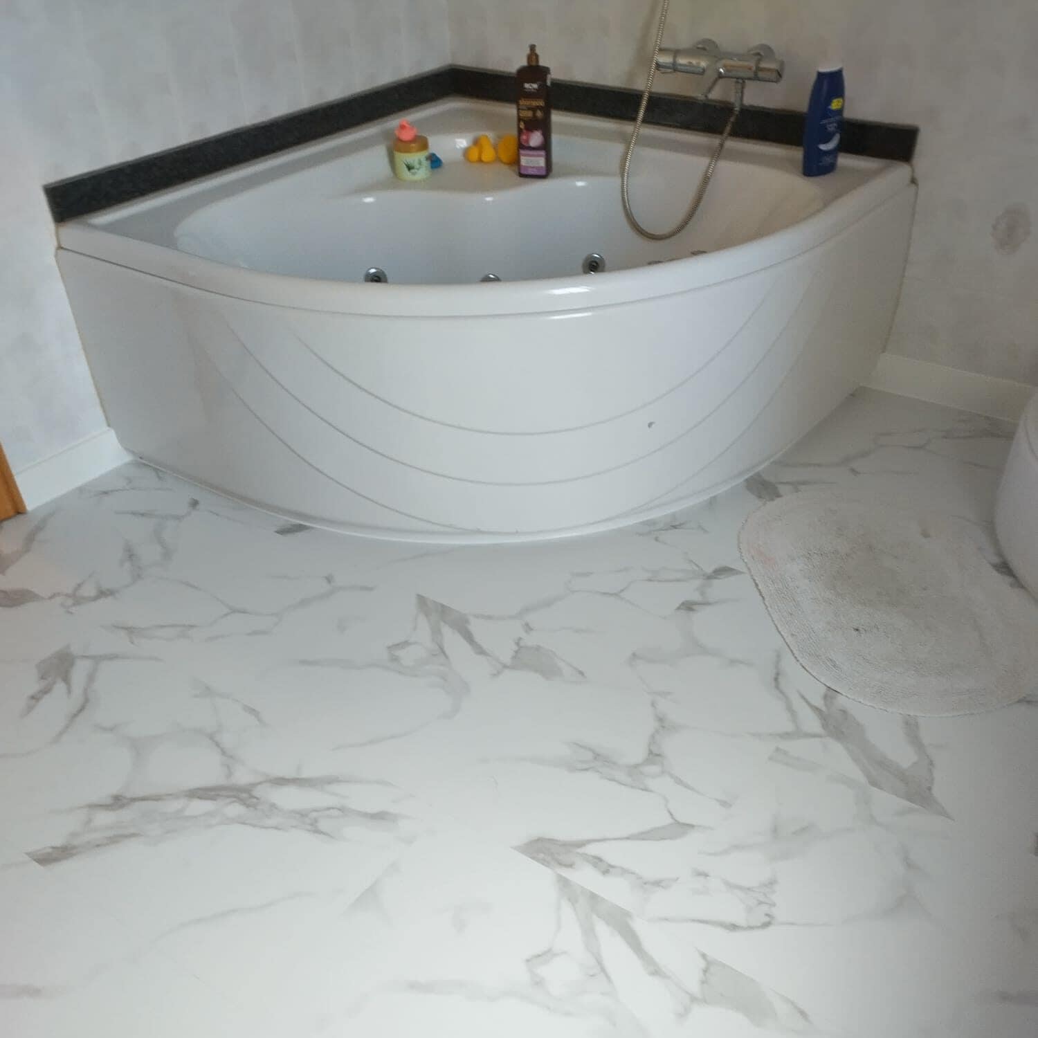 Invictus Marble Pure Snow Click