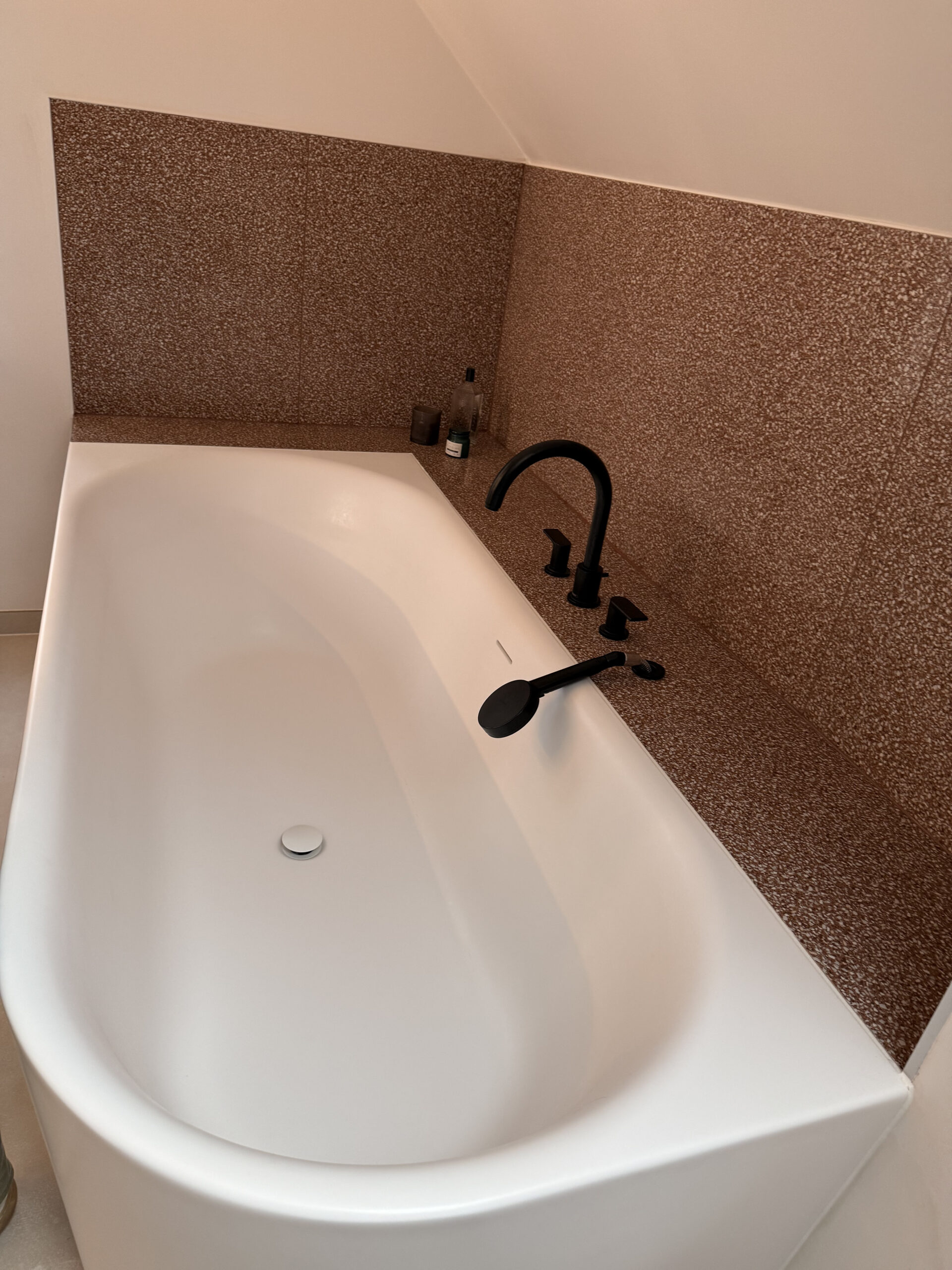 Wandtegels 80x80 badkamer moderne uitstraling