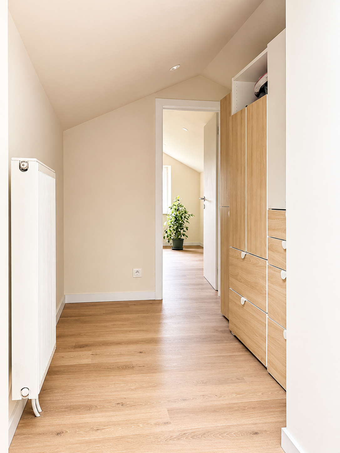 Nieuwe trap en structuurwerken bij zolderrenovatie Overhespen