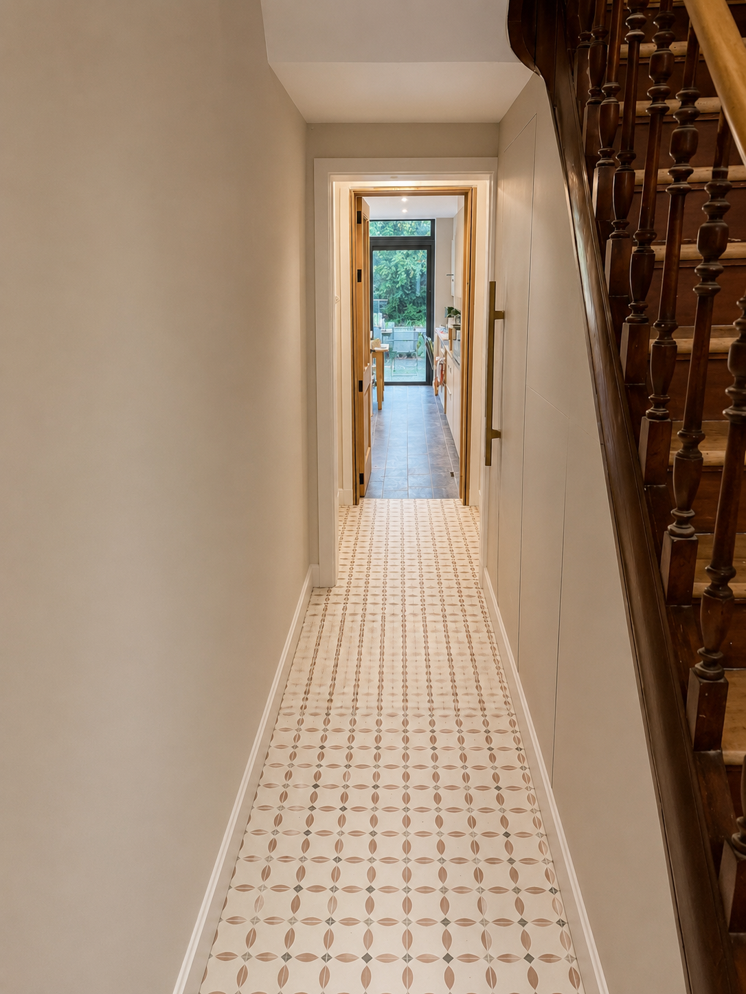 Renovatie Tienen - detail van vernieuwde vloer en wandafwerking
